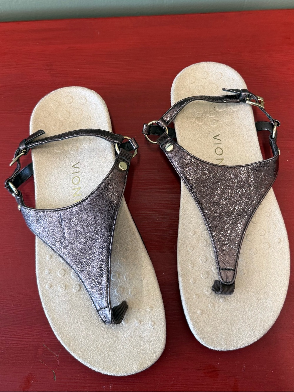 Vionic Kira Sandals Pewter Leather Thong